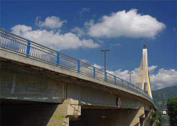 梧州304不锈钢桥梁护栏：安全、耐用与美观的完美结合
