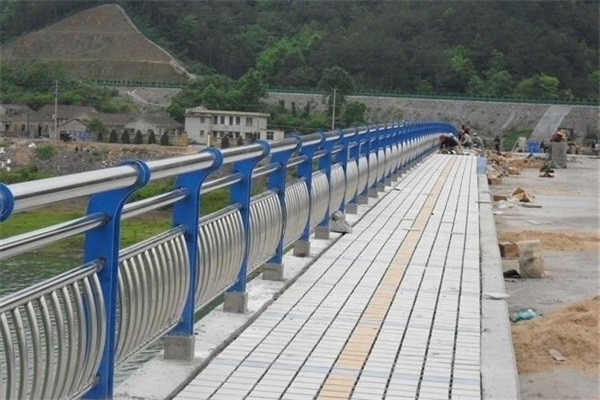 梧州不锈钢桥梁灯光护栏